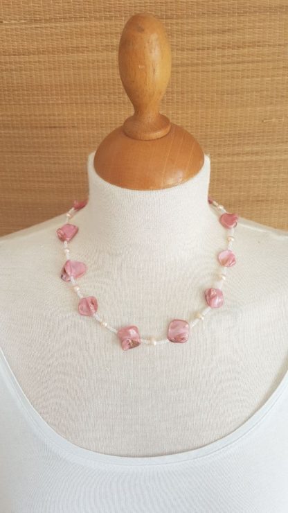 Freshwater pearl necklace with shellbeads rose - Image 2