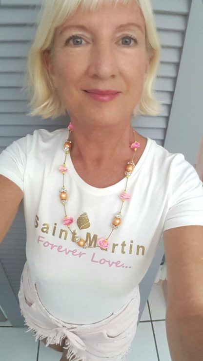 Beautiful New Shell Necklace